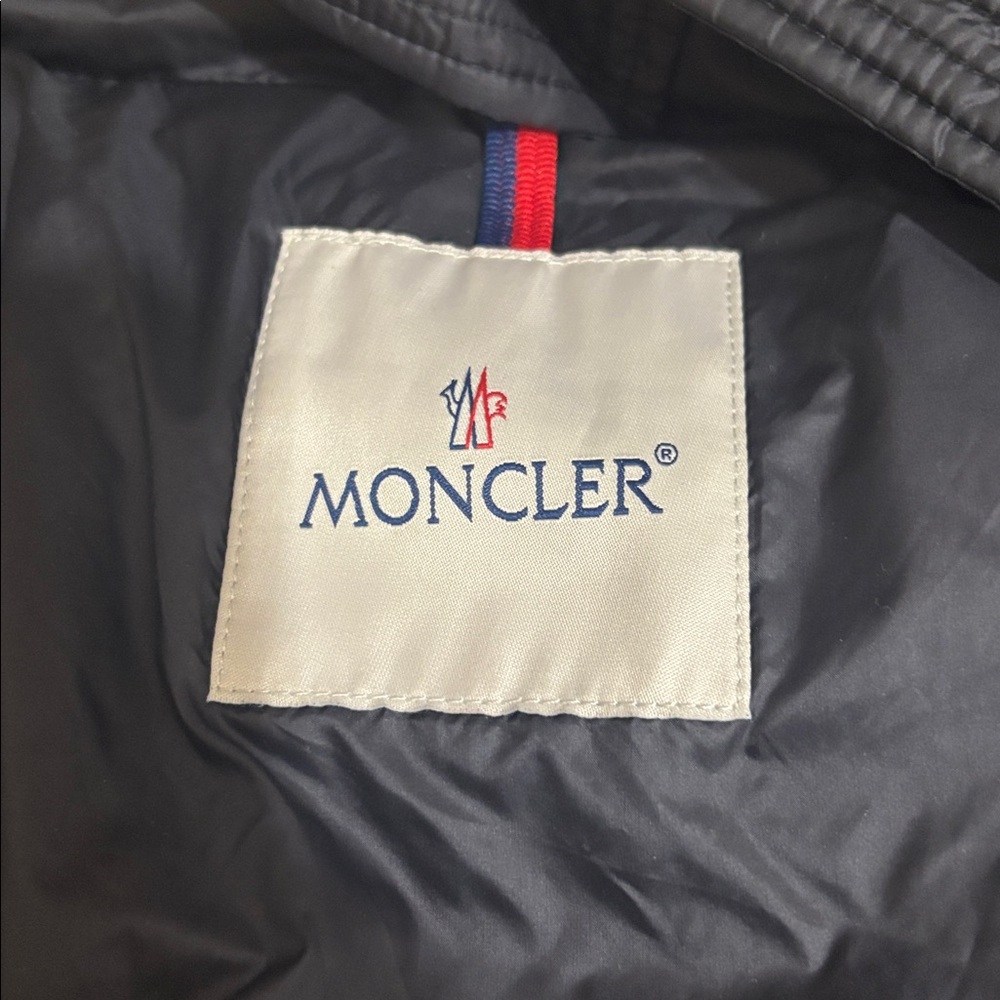 Moncler Shiny Black unisex Puffer Jacket - Picture 5 of 12